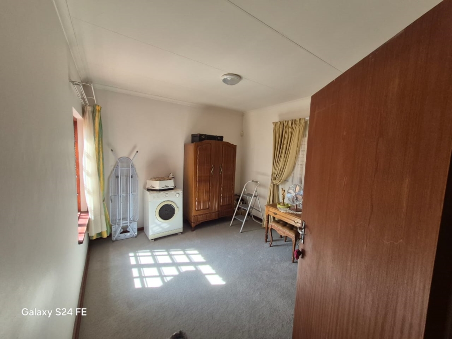 4 Bedroom Property for Sale in Safari Gardens North West